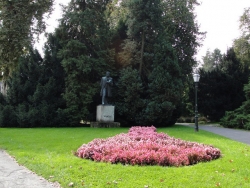 Making of a monument to Vatroslav Jagić was followed by a constant misfortune